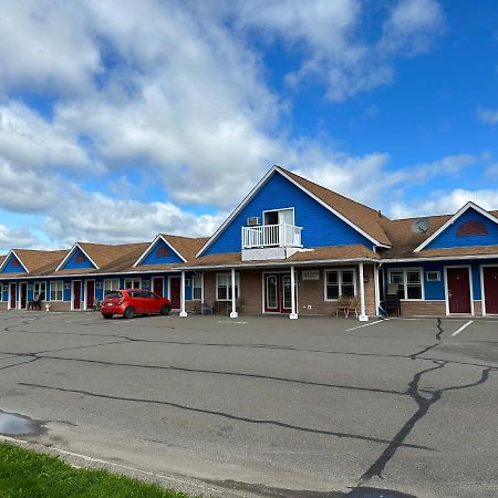 Travellers Inn Fredericton Nb Waasis Exterior photo