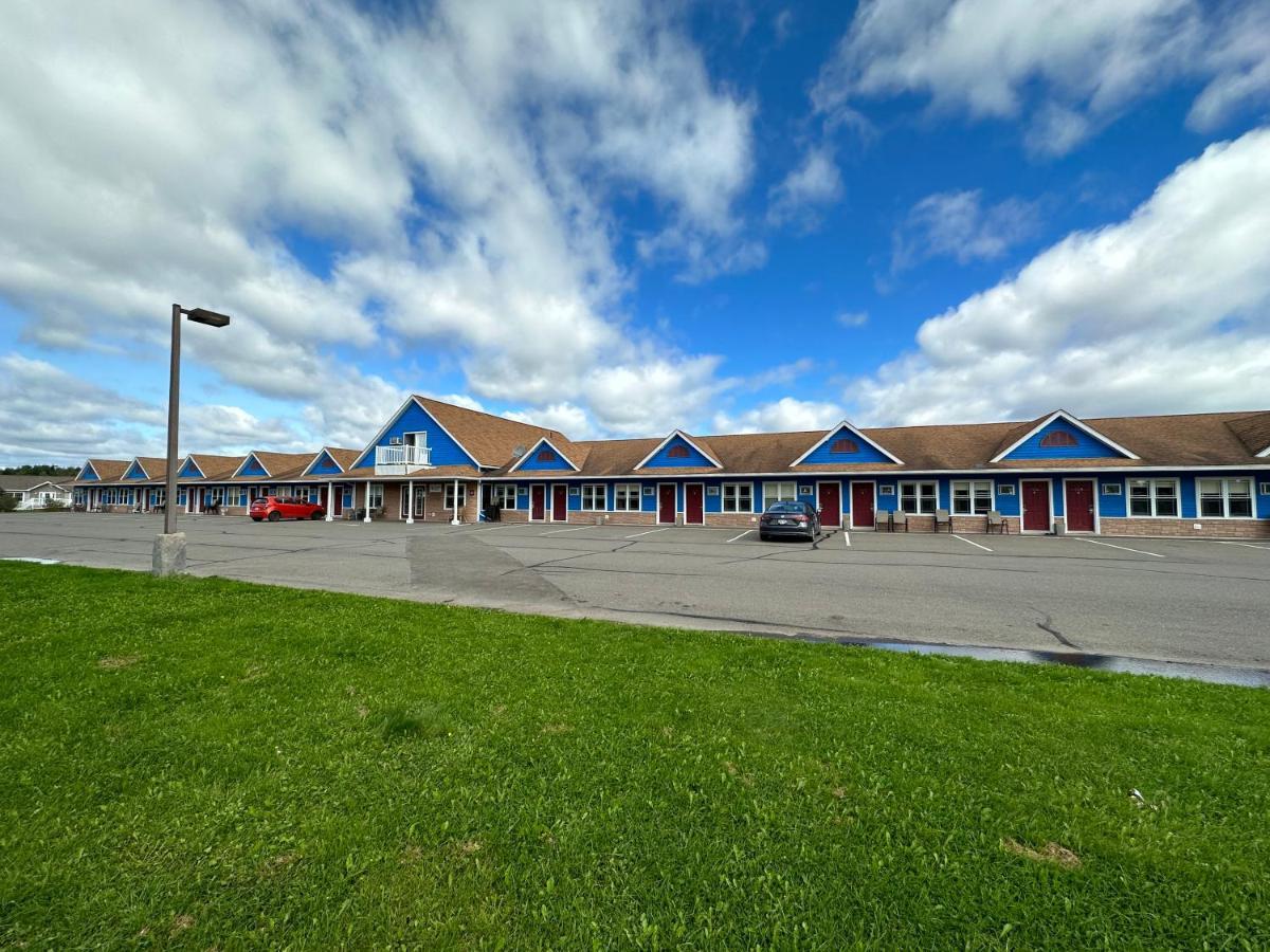 Travellers Inn Fredericton Nb Waasis Exterior photo